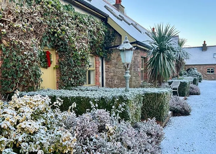 Courtyard Cottages
